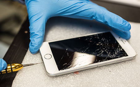 I riparatori potranno accedere alle componenti originali di iPhone